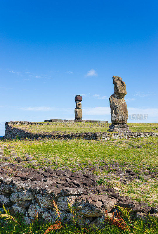 复活节岛上的 Te Riku 和 Vai Ure Moai